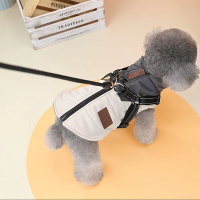 CLASSIC estilo chaqueta de invierno para perros impermeable y resistente al viento ropa para mascotas con arnés