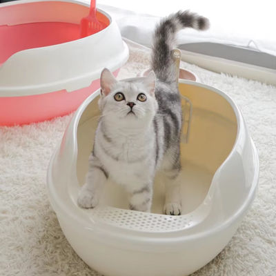 Fácil limpieza Caja de basura para gatos grande y semi-cerrada con diseño de separación de tres capas