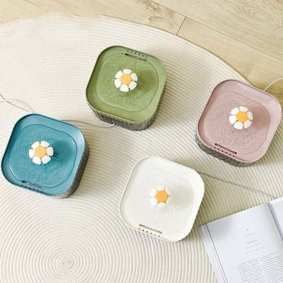 Dispensador de agua de fuente automático para gatos en forma de flor de plástico electrónico para beber mascotas