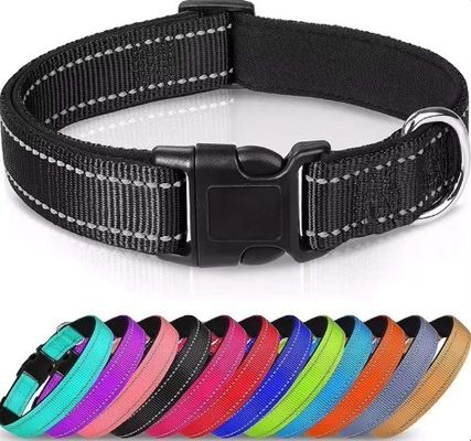 Collar de perros de nylon con ajuste ajustable y decoración de piel